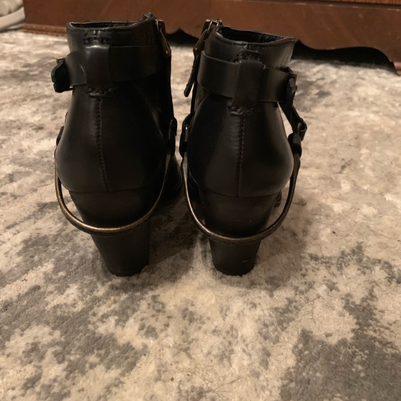 Boots - Picture 3 of 6